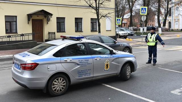 Очередной рейд по выявлению нарушений правил парковки прошел в Ярославле